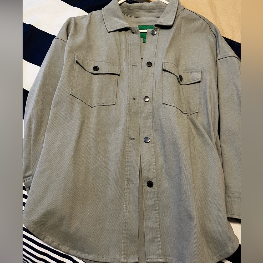 Dip greenish shacket